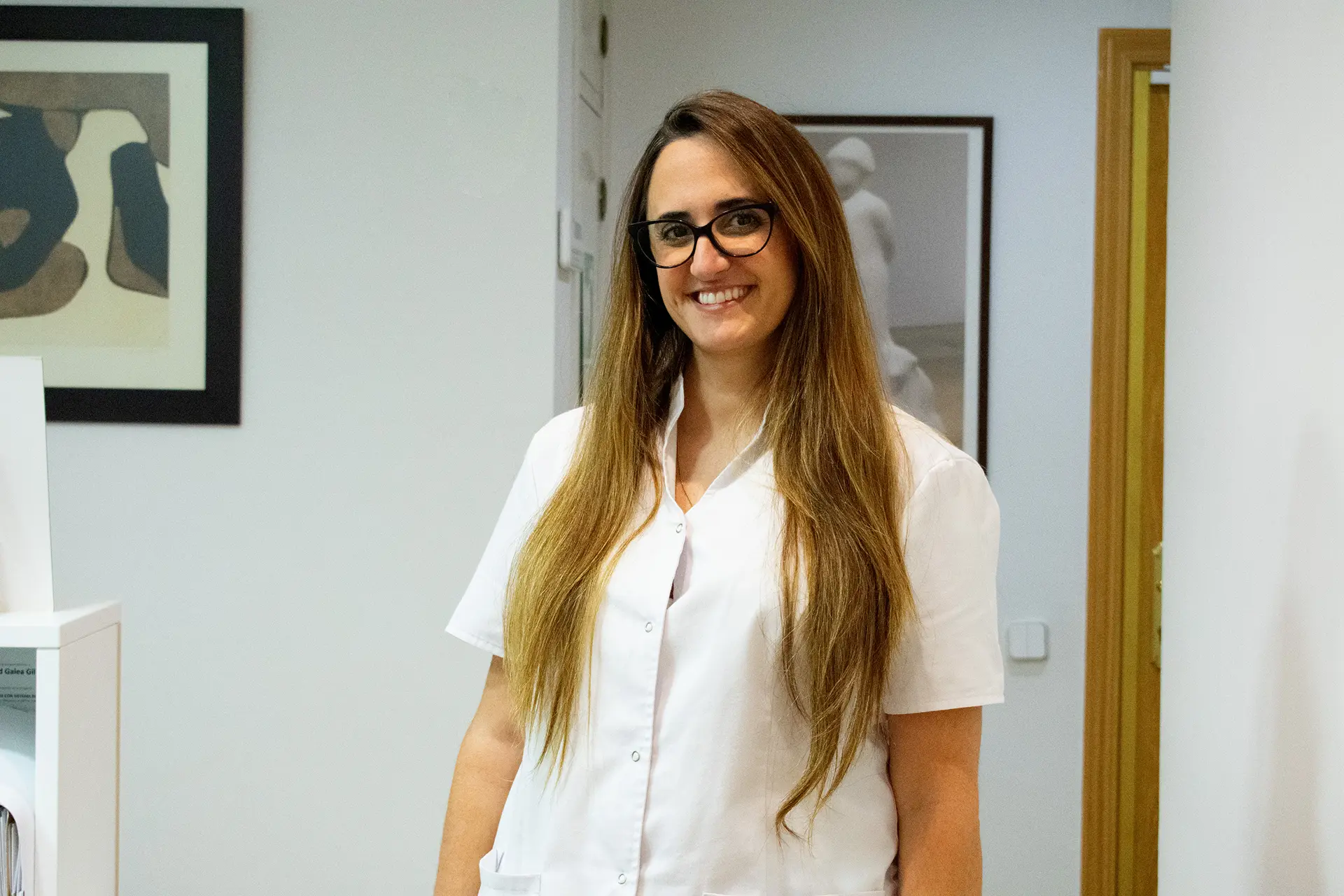 mujer odontologo